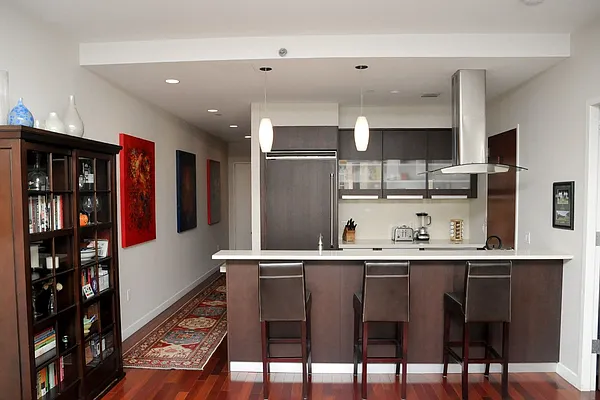 Sold by Manhattan Modern | media 4