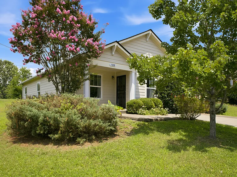 3288 Rainwood Dr — Photo 3