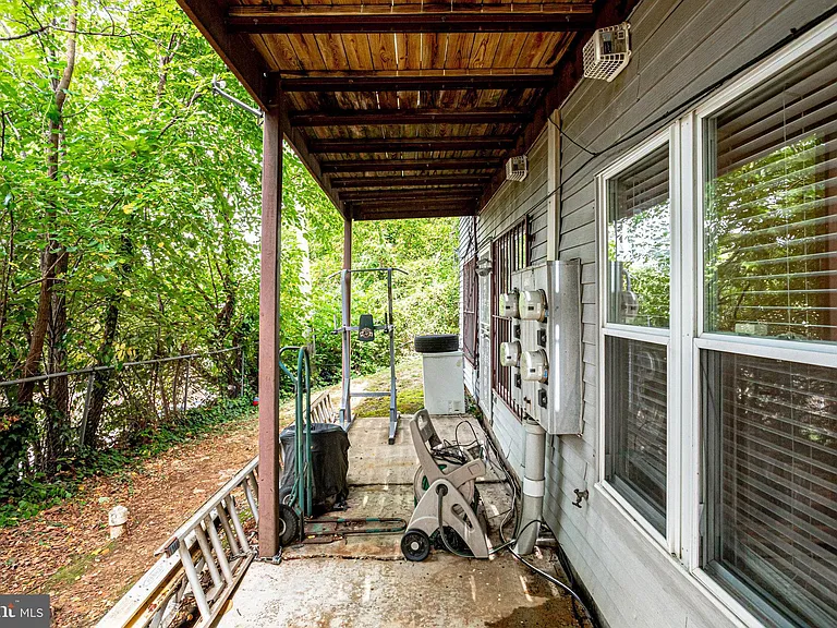2648 Bowen Rd SE — Photo 34