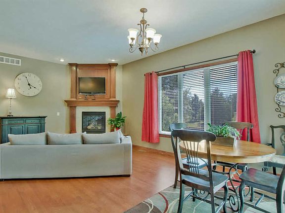 4th image of 833 N Crescent Lakes Ct
