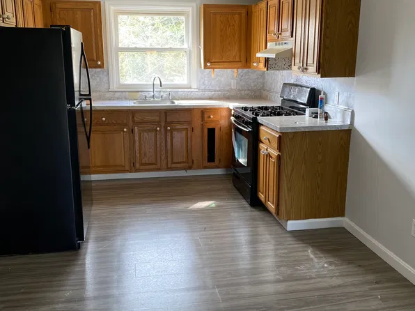 8 Saint Paul St #6, Blackstone, MA 01504