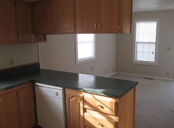 2nd image of 814 Burdette St