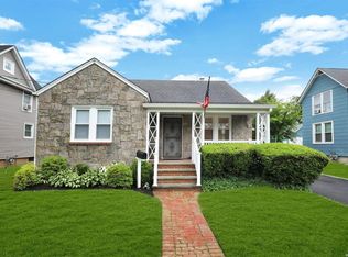 333 S 1st St, Lindenhurst, NY 11757