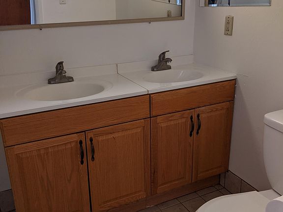 Hall bath with double sinks