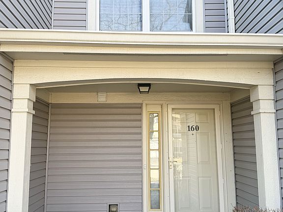 2nd image of 160 Crescent Ln