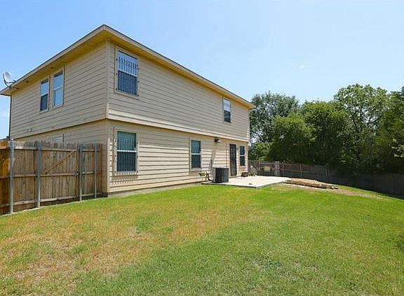 3rd image of 3521 Pampas Creek Dr