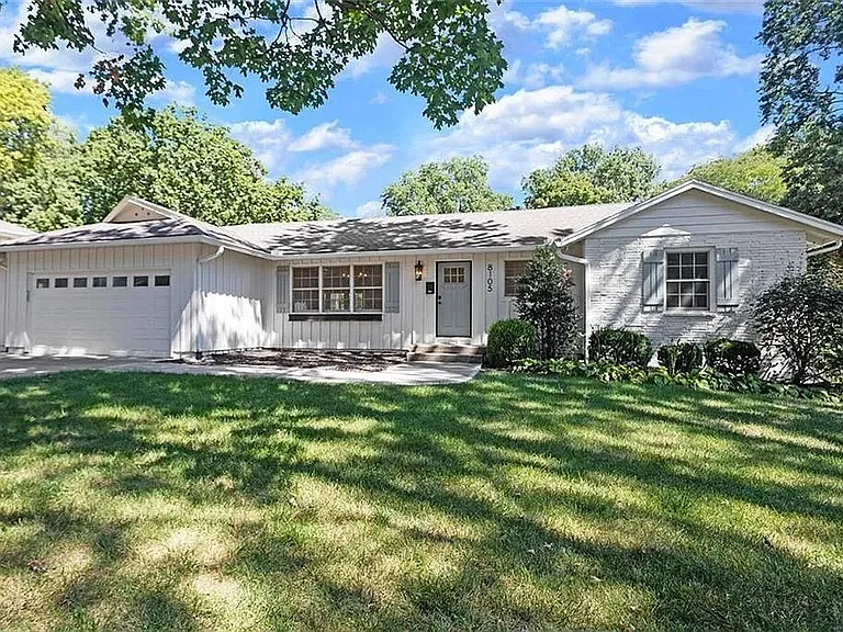 8105 Rosewood Dr — Photo 9