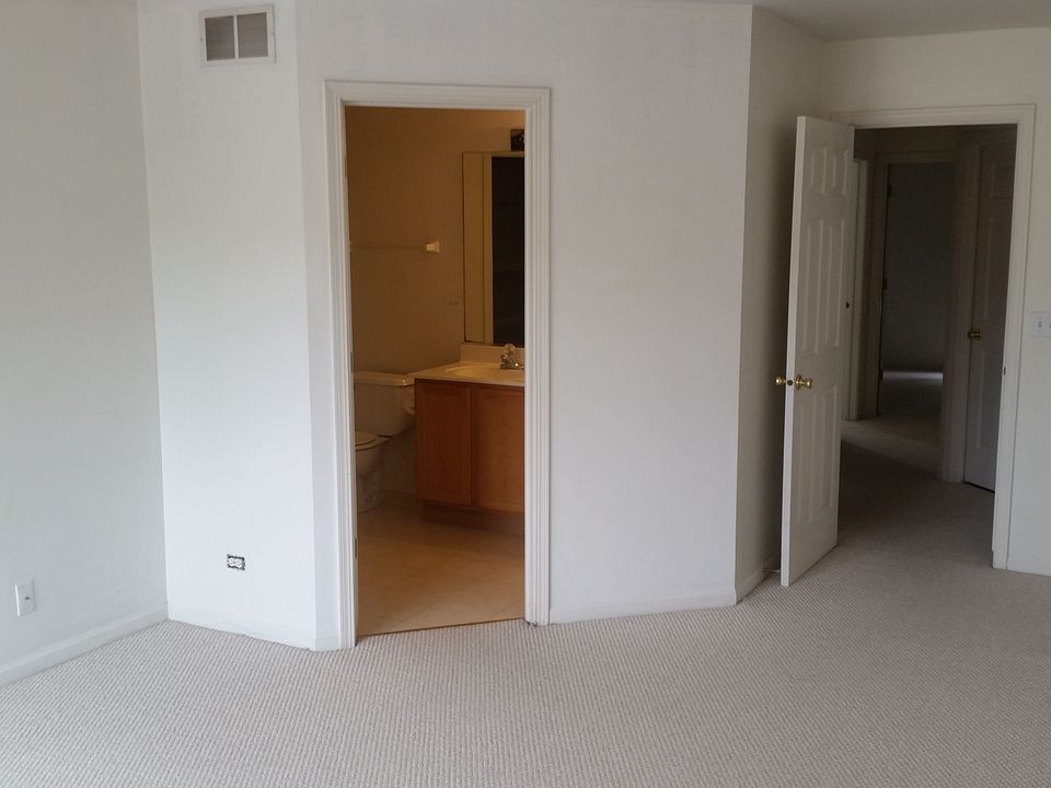 Main bedroom bath&entry view
