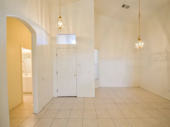 10325 Whispy Willow Way, Las Vegas, NV 89135