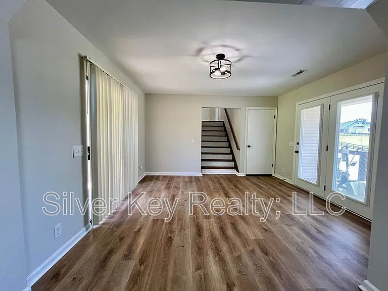 1719 Reed Rd — Photo 17
