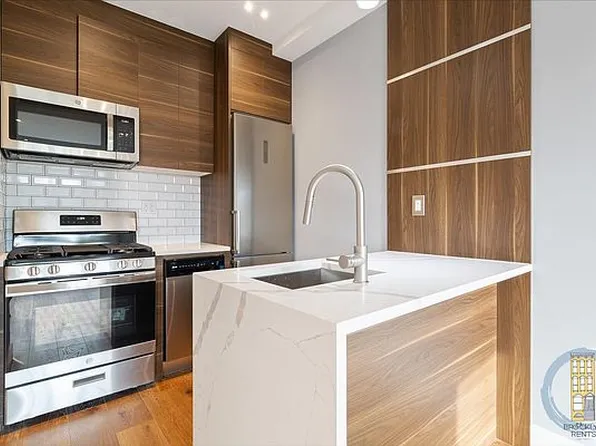 471 Evergreen Ave, Brooklyn, NY 11221