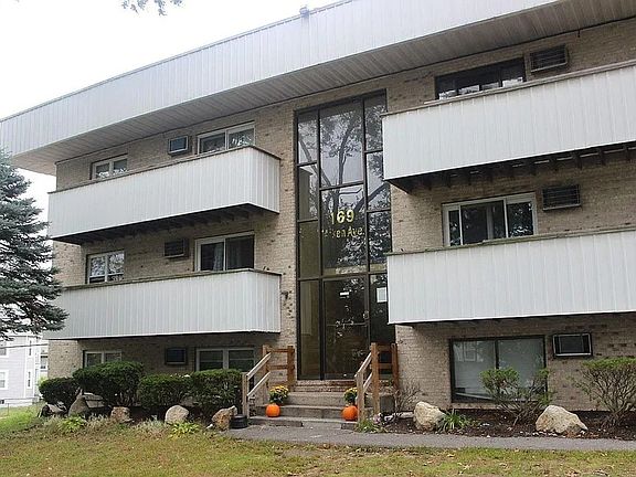 2nd image of 169 Aiken Ave #16