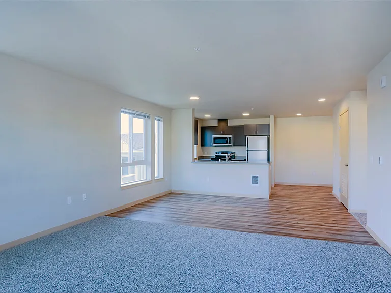 Grandview Apartments — Photo 9