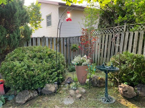 2431 Mountland Dr, Peterborough, ON K9K 1V8