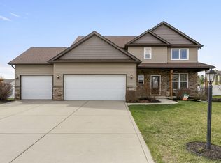 3352 Field Hawk Dr, Valparaiso, IN