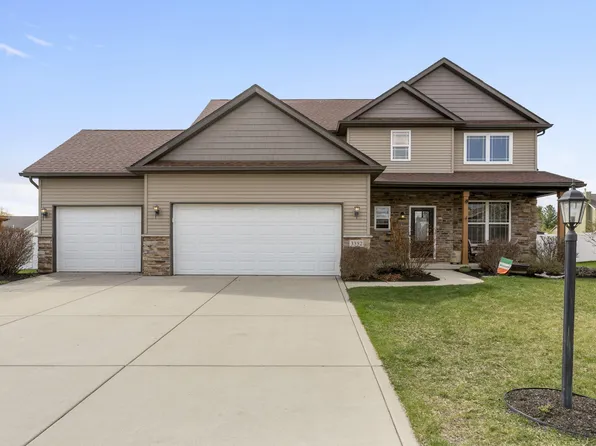 3352 Field Hawk Dr, Valparaiso, IN 46383