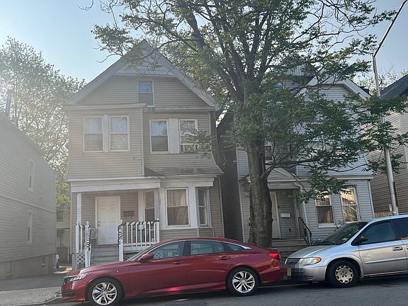 3rd image of 142 Steuben St