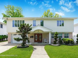 57 Dawson Cir, Staten Island, NY 10314