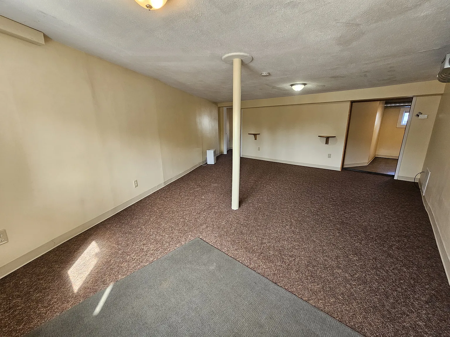 1 bed, 750 sqft, $1,200 — Photo 3