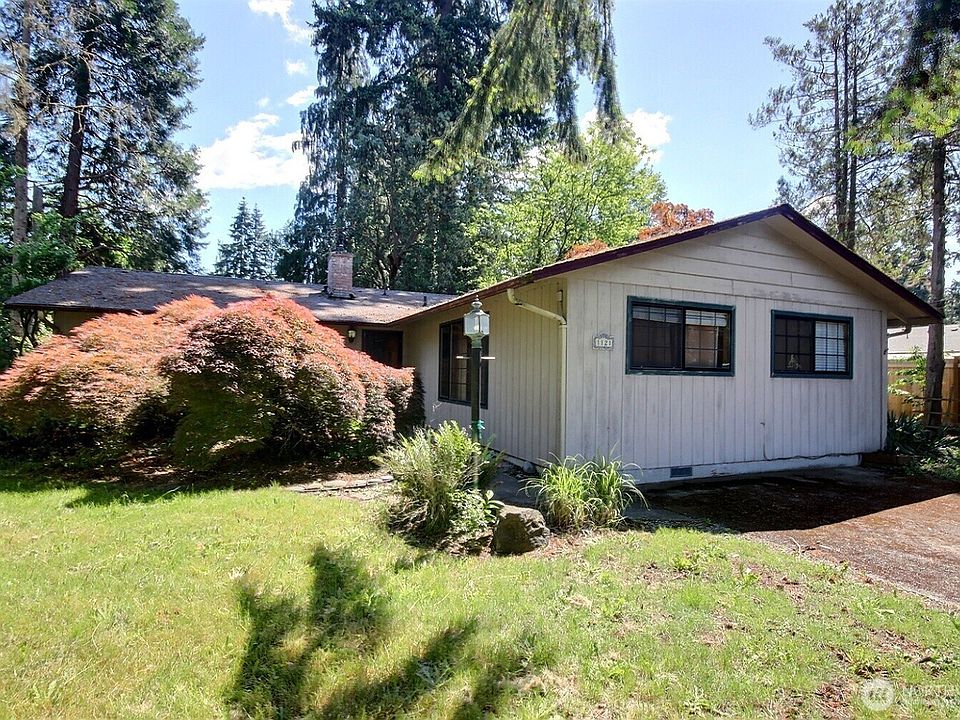 1st image of 1121 Military Road E