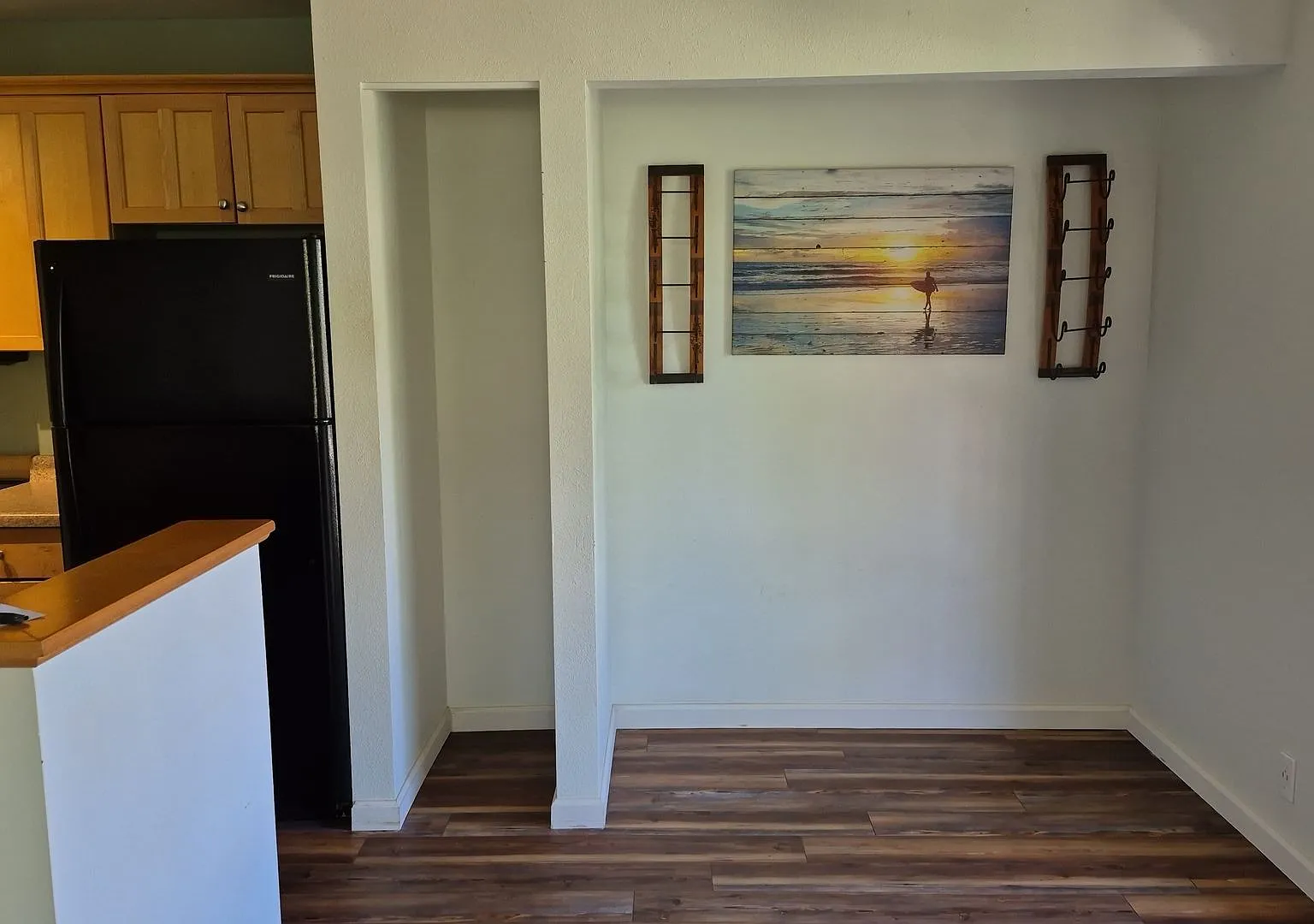 Avail. Now - Southpointe - 2 bed 1.5 bath partially furnished private upstairs unit with 2 parkin... — Photo 1
