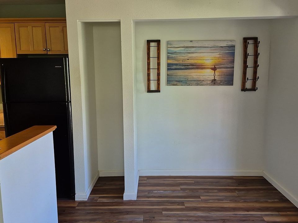 1st image of 480 Kenolio Rd APT 27-202