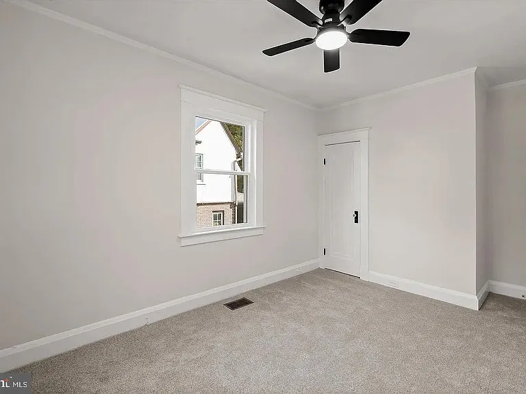 614 Stamford Rd — Photo 15