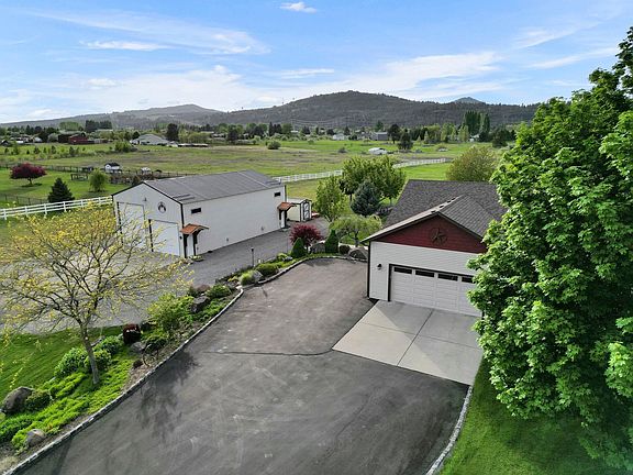 3rd image of 6219 N Blue Skies Ln