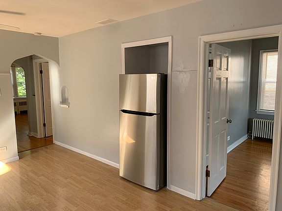 2nd image of 1623 Kenilworth Ave #3