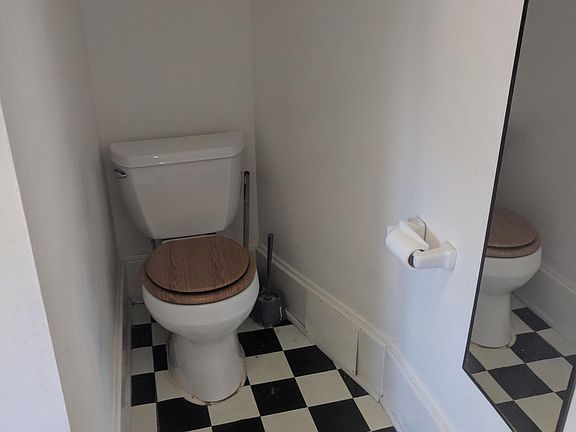 5th image of 11916 Madison Ave APT 1