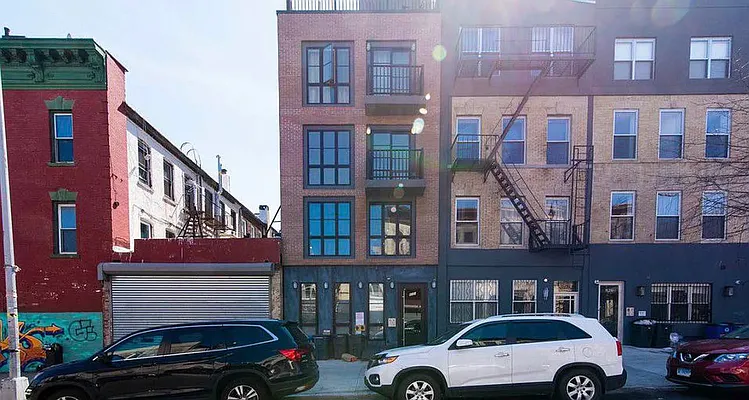 Rented by Artur Gutman, LREB | media 17