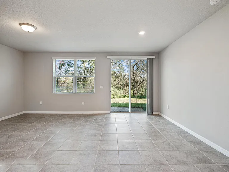 658 Legacy Loop — Photo 5