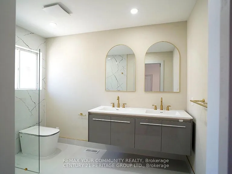 236 Simcoe Ave — Photo 26