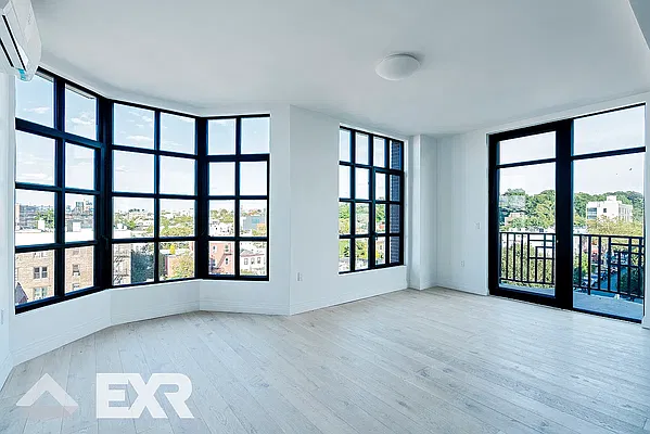 Living room, photo 1