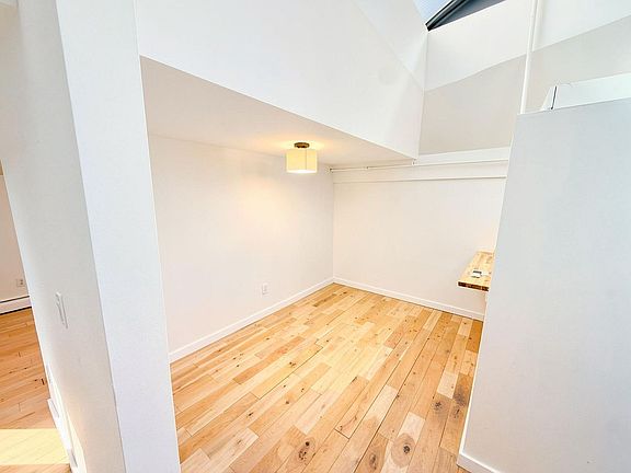 3rd image of 725 Warren St #10
