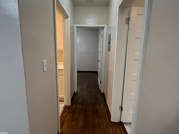4th image of 1559 N Hill Ave