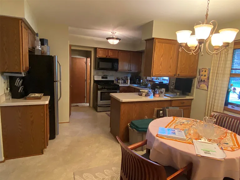 316 Paragon Dr — Photo 4