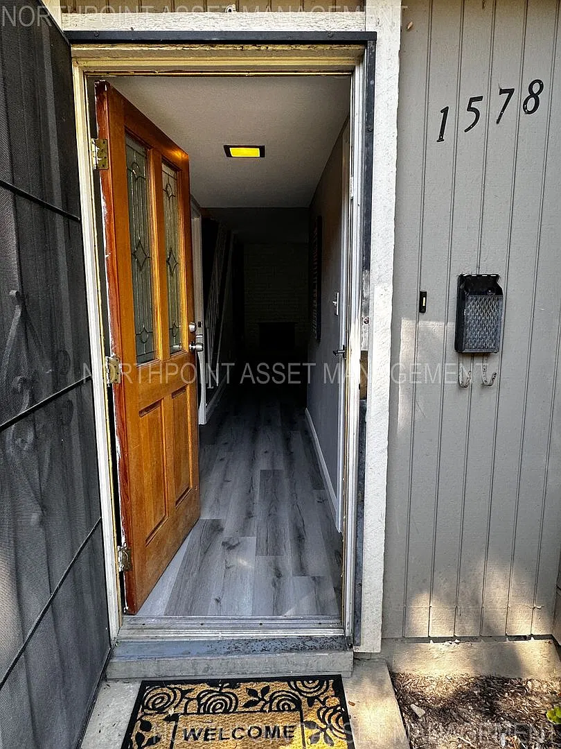 2-Bedroom, 1.5 Bath Condo for Rent in Sacramento, CA | With Fireplace & Private Patio in Gated Co... — Photo 2
