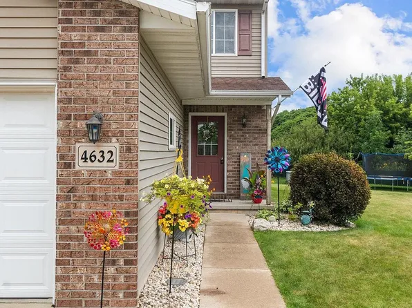 4632 Ridge Ct #4632, Manitowoc, WI 54220