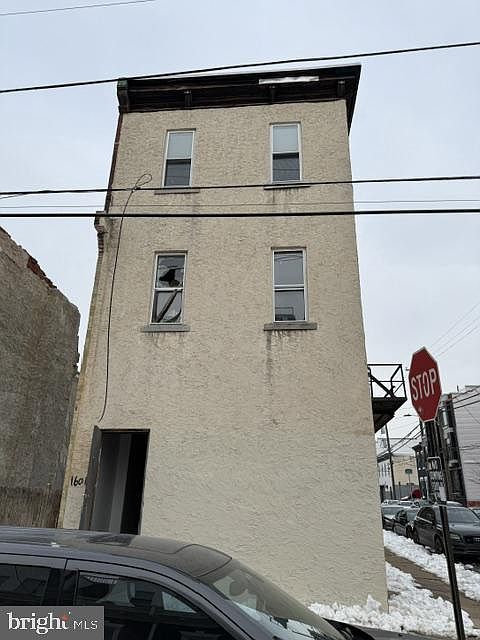 1st image of 1601 N 26th St