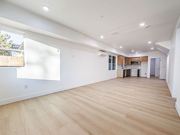 5th image of 1656 S Hayworth Ave #1/4