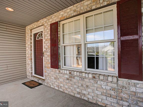 5th image of 176 Lantern Ln