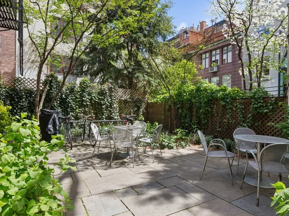 84 Horatio Street 4C image 4 of 4