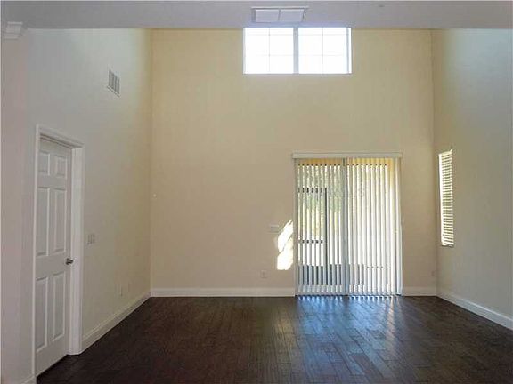 3rd image of 5548 Siracusa Ln