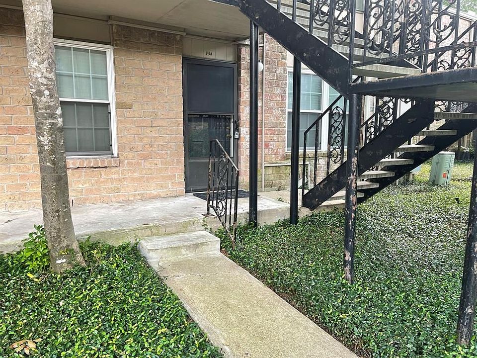 1st image of 5550 N Braeswood Blvd APT 134