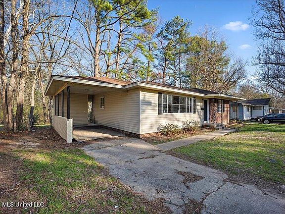 2nd image of 3066 Oak Forest Dr