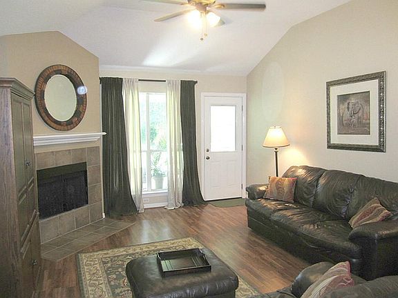 Den with corner fireplace 15x14