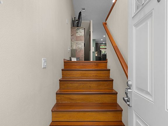 2nd image of 5005 SW View Point Ter