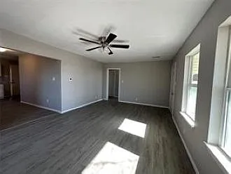 717 E Lamberth Rd — Photo 3