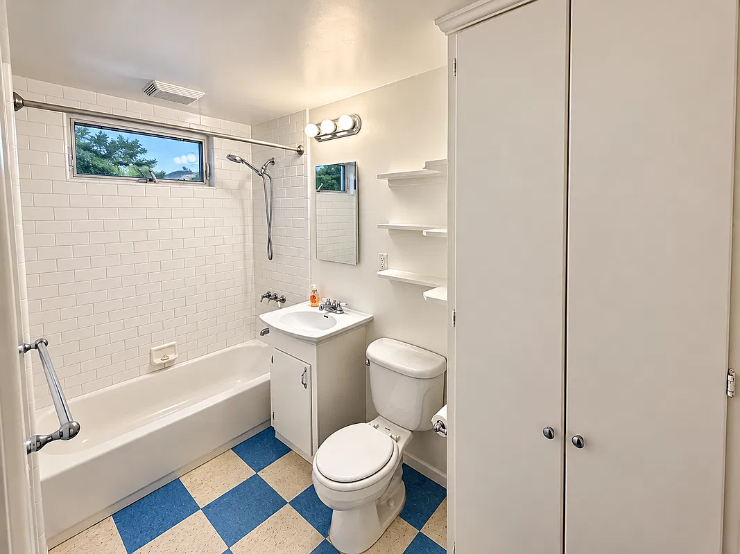 1 bed, 1.0 bath, 650 sqft, $2,300 — Photo 3